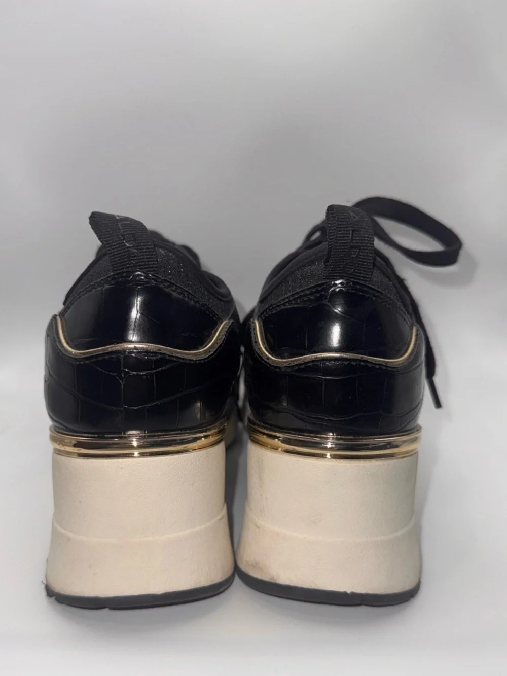 Aldo Women’s Kourt Wedge Sneakers with Gold Accents. Size 10